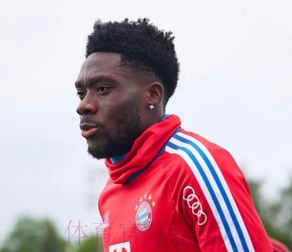 与皇马的转会传闻?戴维斯:等美洲杯结束后再说 与皇马的转会传闻?戴维斯:等美洲杯结束后再说